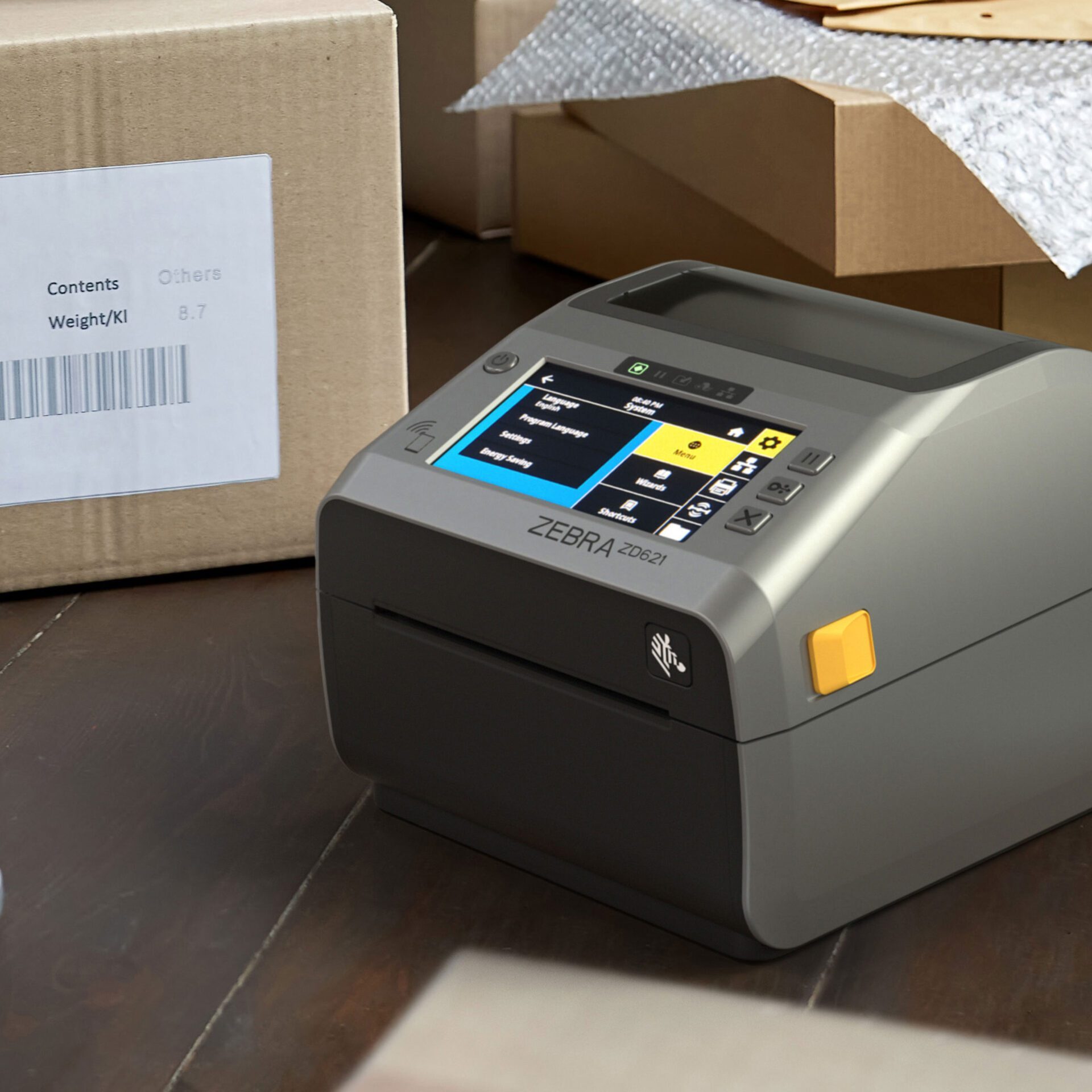 zd621d-packing-photography-application-close-up-4x3-3600x2700.jpg.imgo